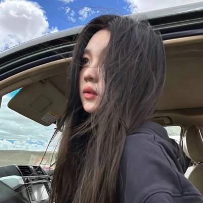 蓝色嘴巴的脸